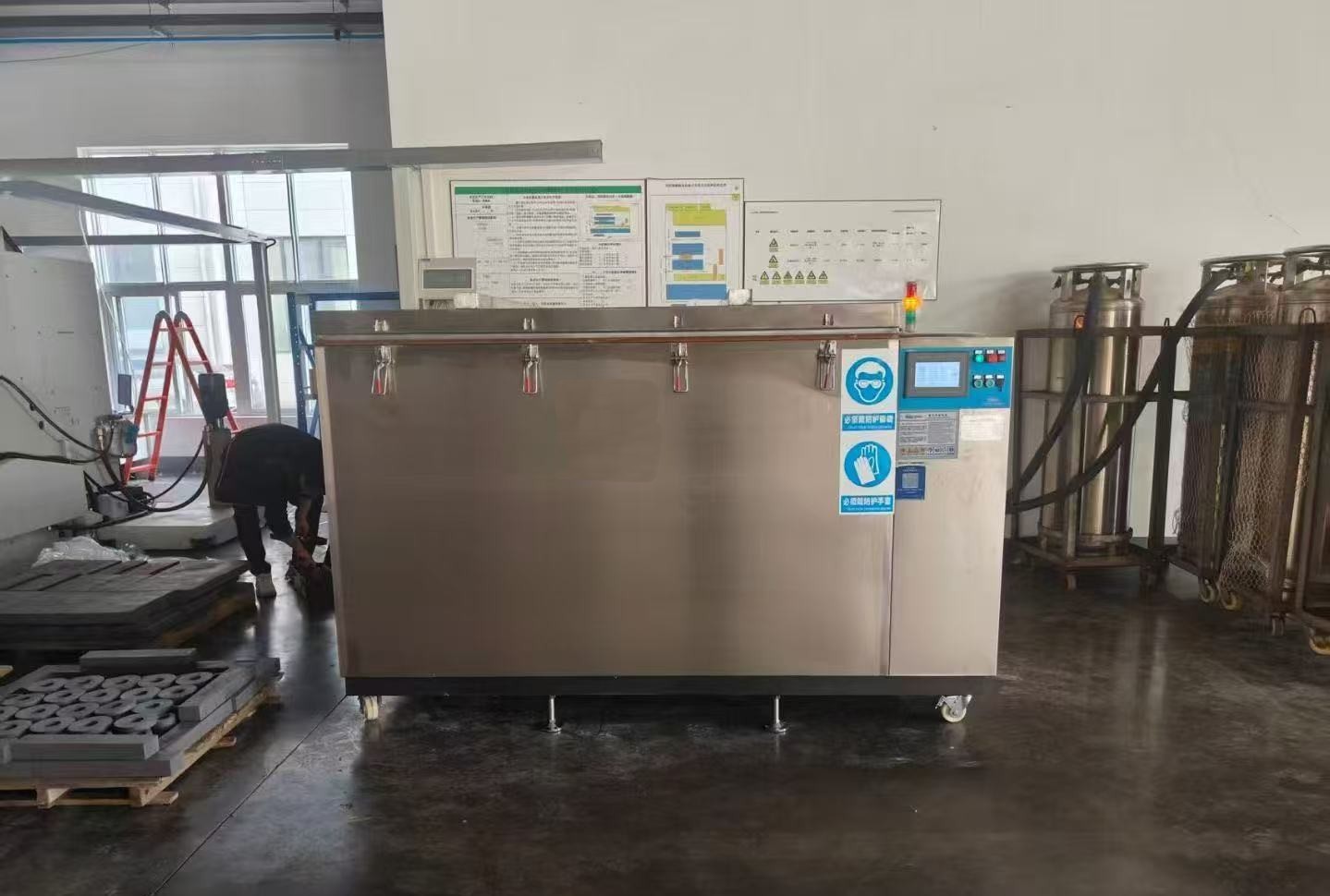 硬質(zhì)合金液氮深冷箱價格