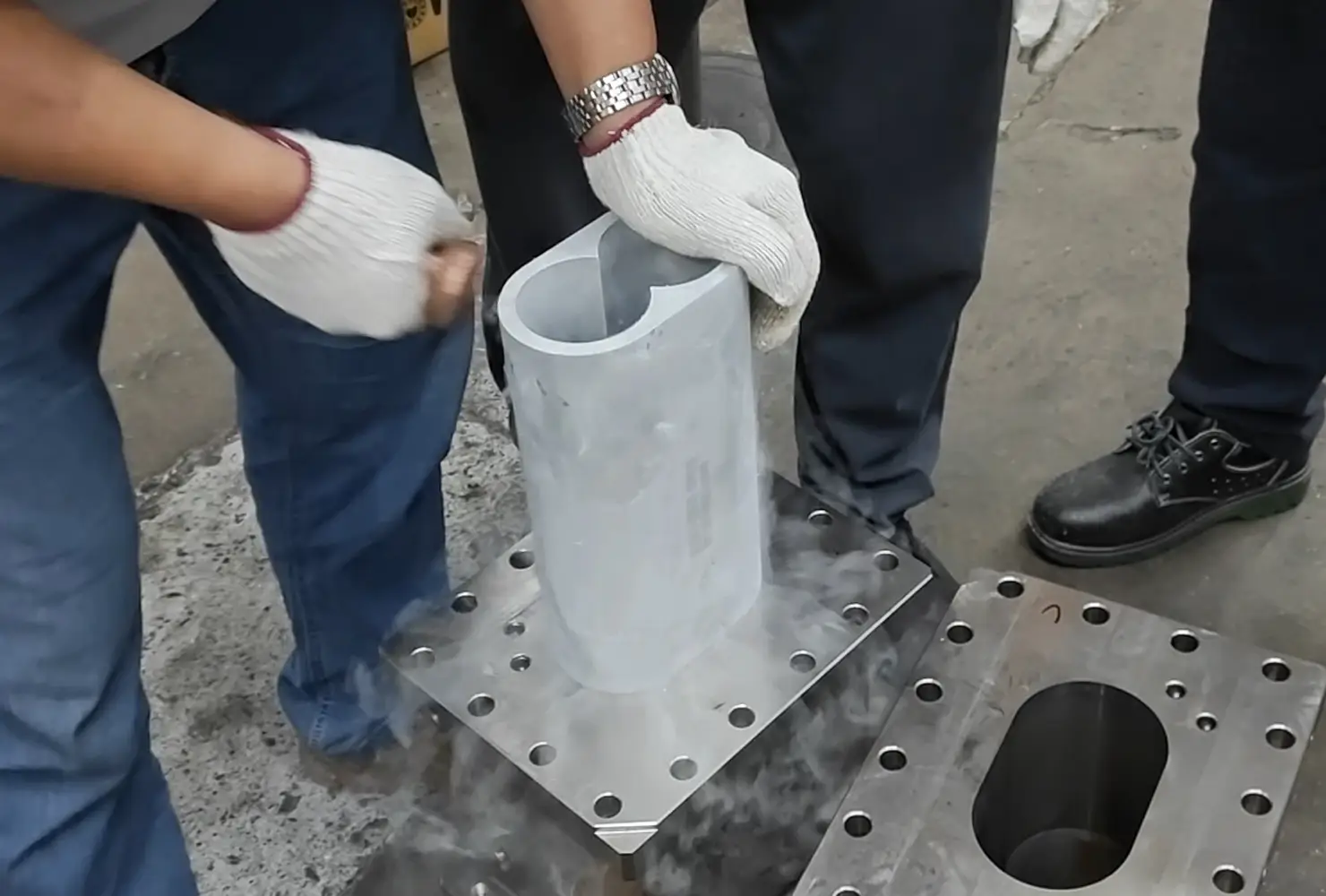 液氮冷裝配箱會(huì)損傷零部件嗎？